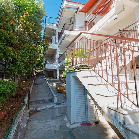 Nancy Seafront By Rentalspro - Halkidiki Apartmán *